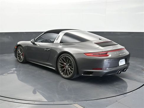 Used 2017 Porsche 911 Targa 4S image 3