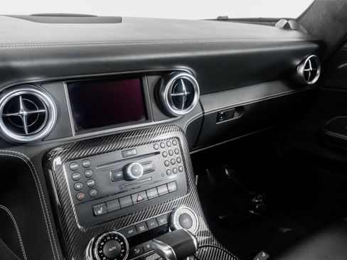 Used 2011 Mercedes-Benz SLS AMG Coupe image 33