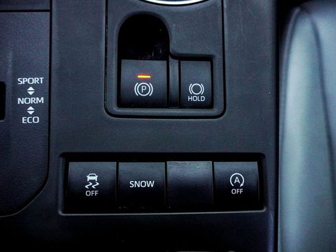 Used 2022 Toyota Highlander XLE image 16