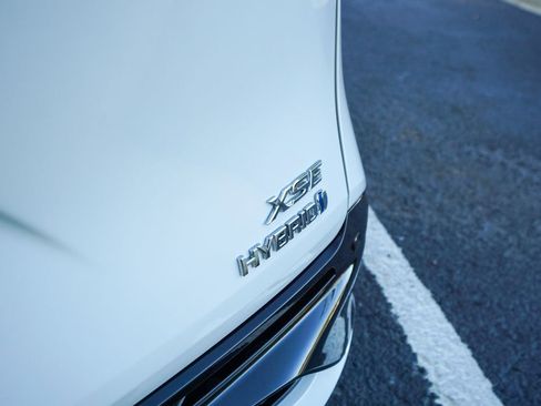 Used 2023 Toyota Sienna XSE image 2