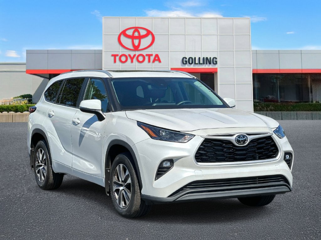 Used 2024 Toyota Highlander XLE AWD/4WD image 7