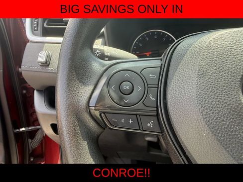 Used 2021 Toyota RAV4 LE AWD/4WD image 16