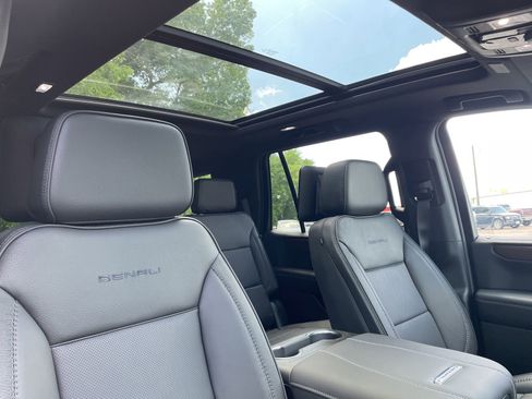 New 2026 GMC Yukon Denali w/ Denali Reserve Package AWD/4WD image 30