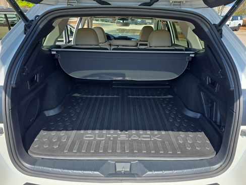 Used 2022 Subaru Outback Limited AWD/4WD image 12