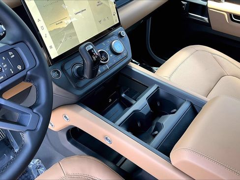 New 2026 Land Rover Defender 110 S AWD/4WD image 8