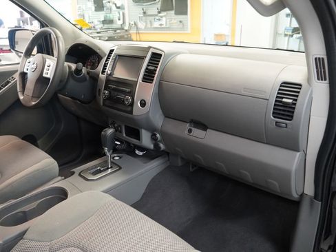 Used 2021 Nissan Frontier SV w/ SV Utility Package AWD/4WD image 13