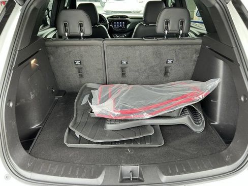 Used 2023 Chevrolet TrailBlazer RS w/ Sun and Liftgate Package AWD/4WD image 17