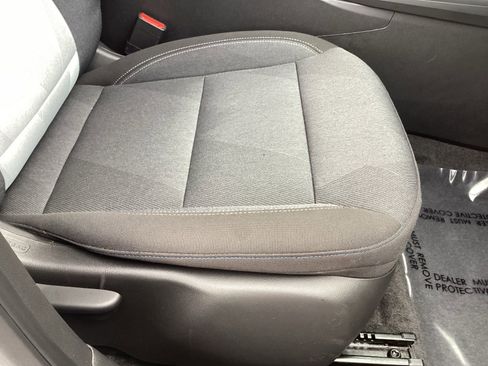 Used 2025 Chevrolet Trax LS image 18