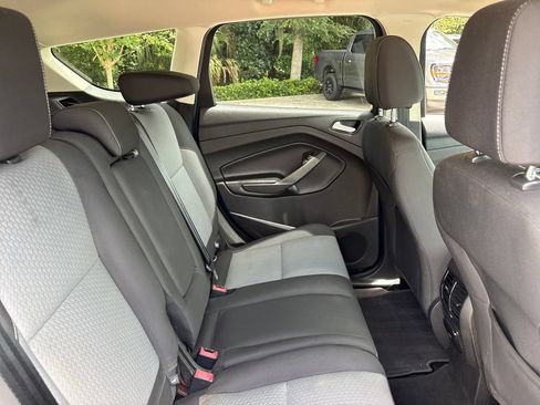 Used 2017 Ford Escape SE w/ SE Cold Weather Package FWD image 28