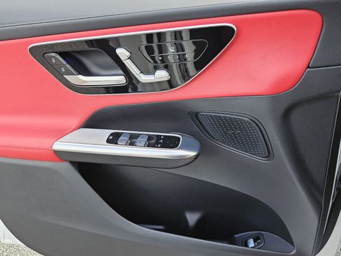 Certified 2024 Mercedes-Benz GLC 300 4MATIC image 40