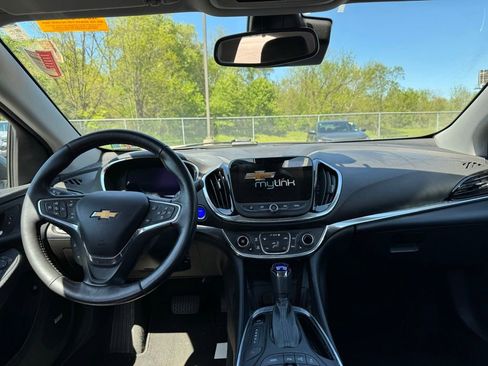 Used 2016 Chevrolet Volt Premier w/ Driver Confidence Package FWD image 6