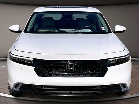 Used 2023 Honda Accord Touring image 3