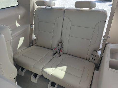Used 2021 GMC Acadia Denali w/ Denali Technology Package FWD image 33