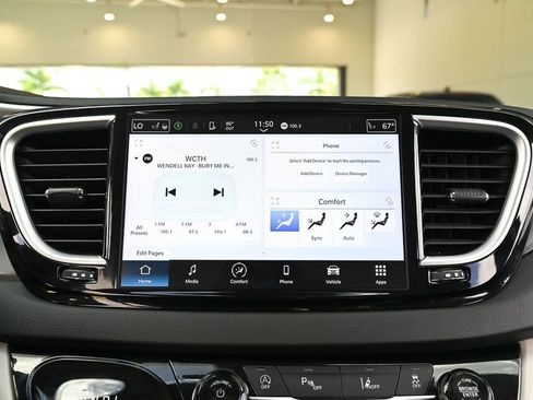Used 2024 Chrysler Pacifica Touring-L FWD image 25
