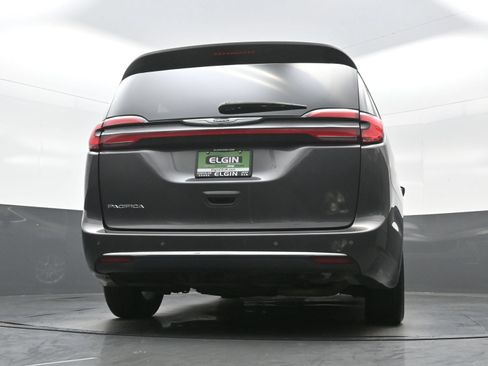Used 2023 Chrysler Pacifica Touring-L FWD image 33