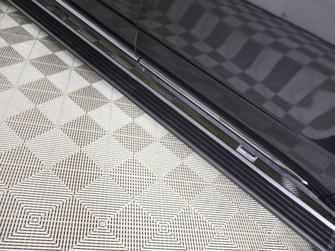 Used 2023 Cadillac Escalade ESV Sport Platinum w/ LPO, ONYX Package image 32