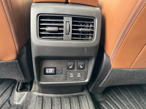 Used 2024 Nissan Rogue Platinum w/ Platinum Premium Package AWD/4WD image 12