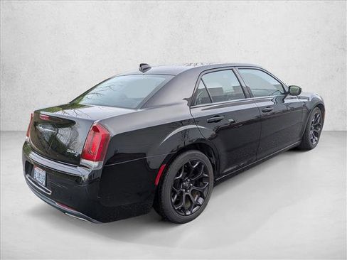 Used 2019 Chrysler 300 S image 5