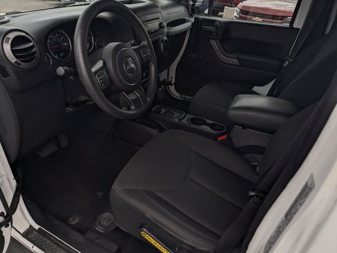 Used 2015 Jeep Wrangler Unlimited Sport w/ Max Tow Package AWD/4WD image 10
