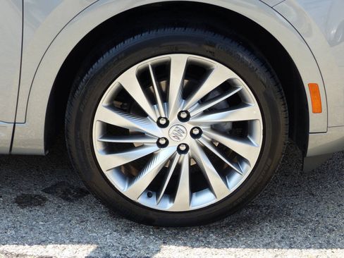 Used 2025 Buick Envision Avenir AWD/4WD image 13