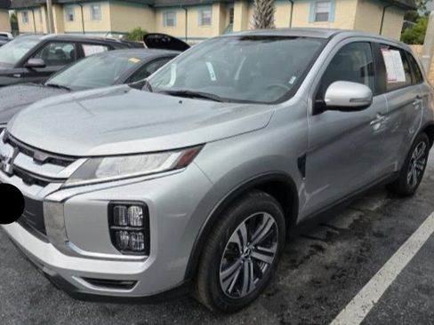 Used 2025 Mitsubishi Outlander Sport SE AWD/4WD image 2