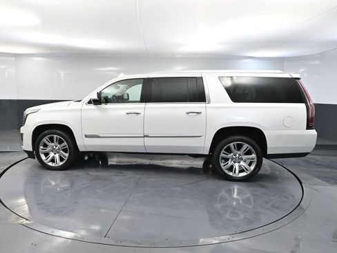 Used 2020 Cadillac Escalade ESV Premium Luxury image 11