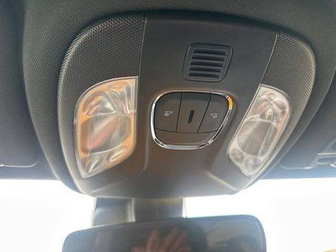 Used 2024 Jeep Compass Latitude image 23