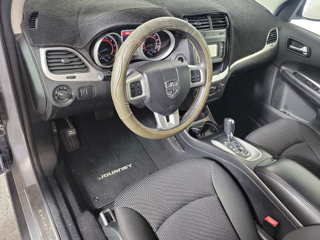 Used 2016 Dodge Journey SE w/ Flexible Seating Group FWD image 11