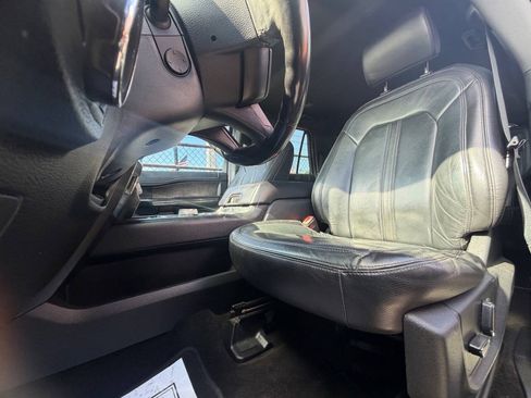 Used 2018 Ford Expedition Max Limited RWD image 10