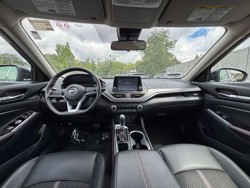 Used 2025 Nissan Altima 2.5 SR FWD image 33