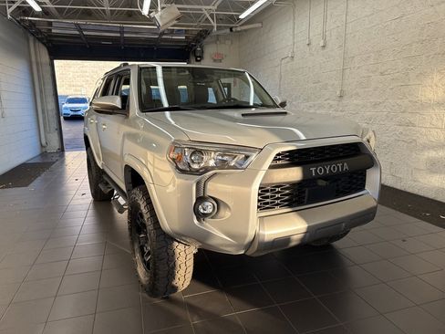 Certified 2022 Toyota 4Runner TRD Off-Road Premium image 2