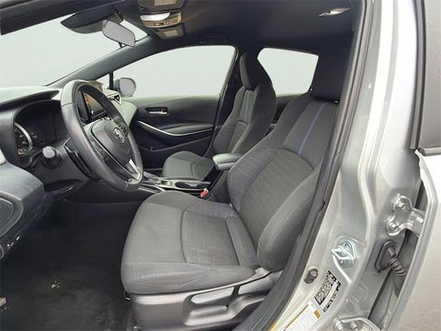 Used 2022 Toyota Corolla SE image 2