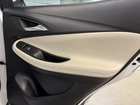 Used 2020 Buick Encore GX Essence w/ Experience Buick Package image 42