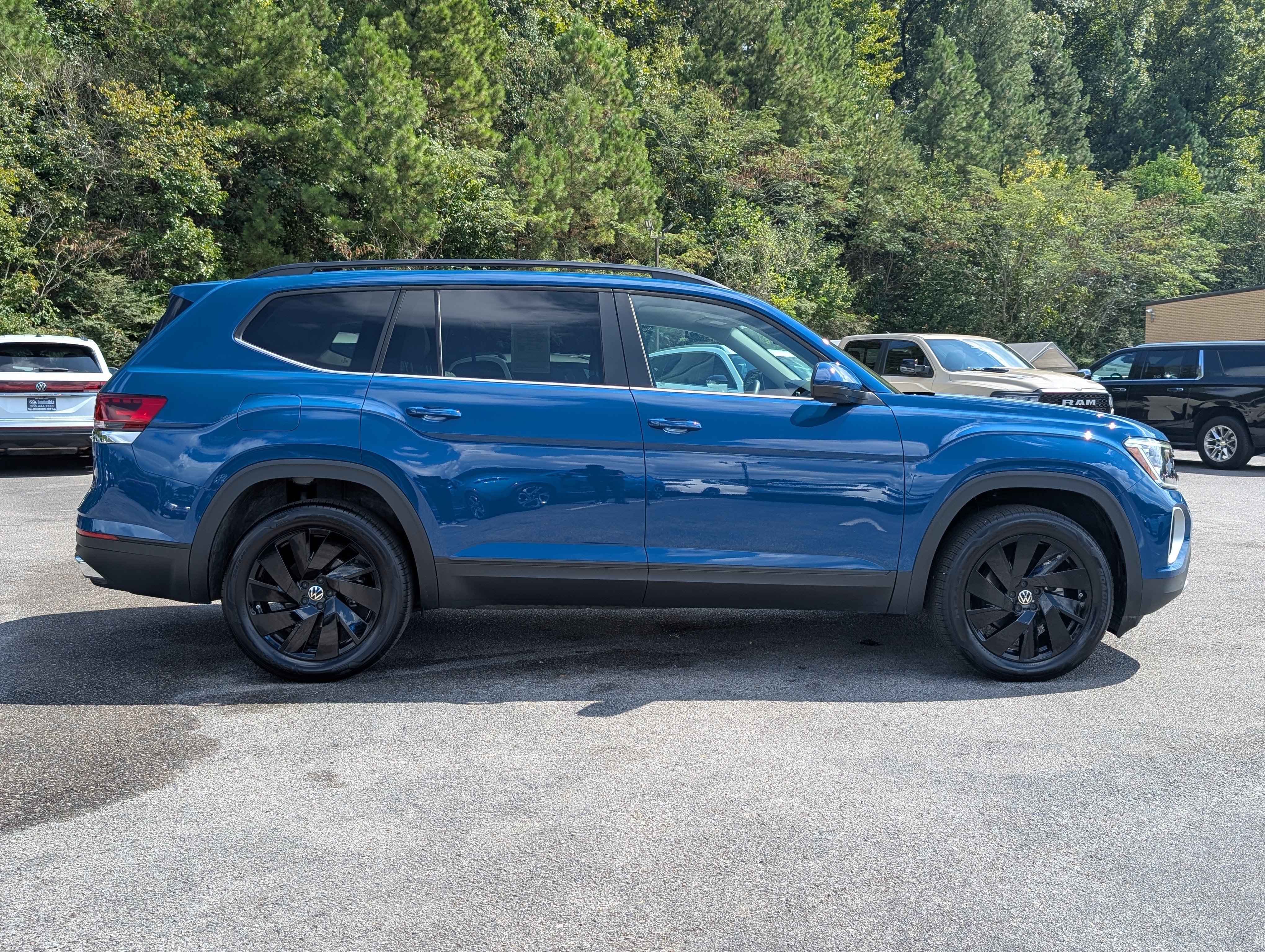 Used 2026 Volkswagen Atlas SE FWD image 10