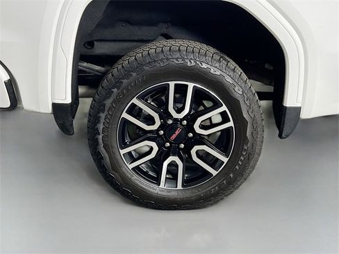 Used 2025 GMC Sierra 1500 AT4 w/ AT4 Premium Package image 38