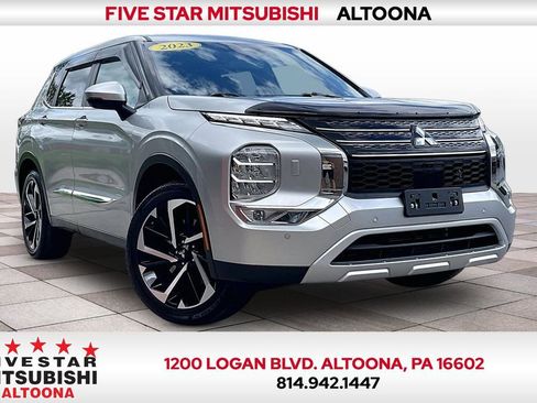 Used 2023 Mitsubishi Outlander SE AWD/4WD image 1