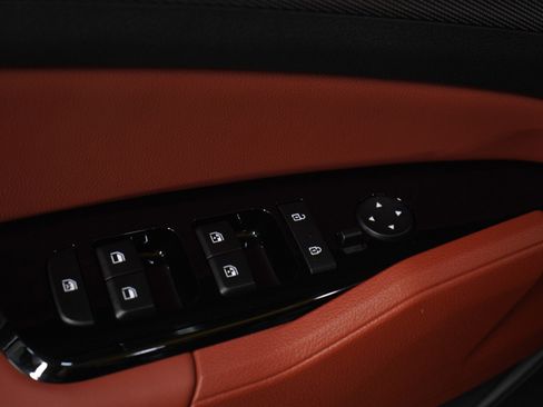 Used 2025 Kia Sportage SX image 23