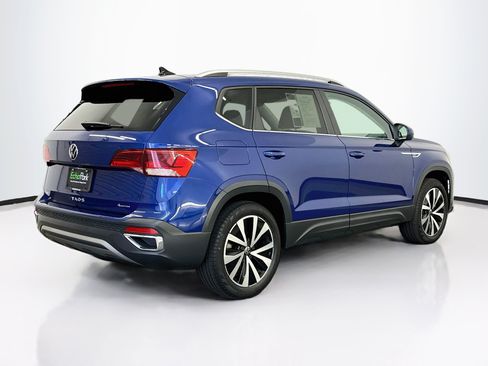 Used 2023 Volkswagen Taos SE w/ Panoramic Sunroof Package AWD/4WD image 9