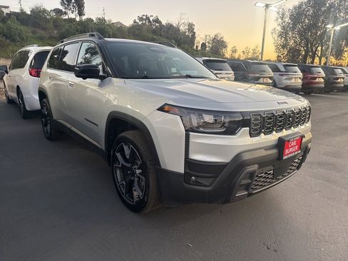 New 2026 Jeep Cherokee Overland image 3