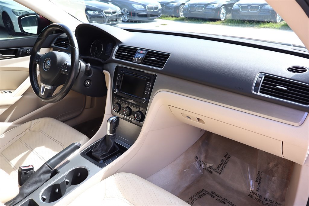 Used 2015 Volkswagen Passat TDI SE FWD image 18