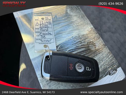 Used 2022 Ford Escape SE image 35
