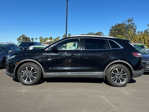 Used 2022 Lincoln Nautilus Reserve image 6