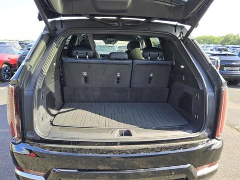 Used 2025 Cadillac Escalade IQ Luxury 2 w/ LPO, Premium Carpet Package AWD/4WD image 5