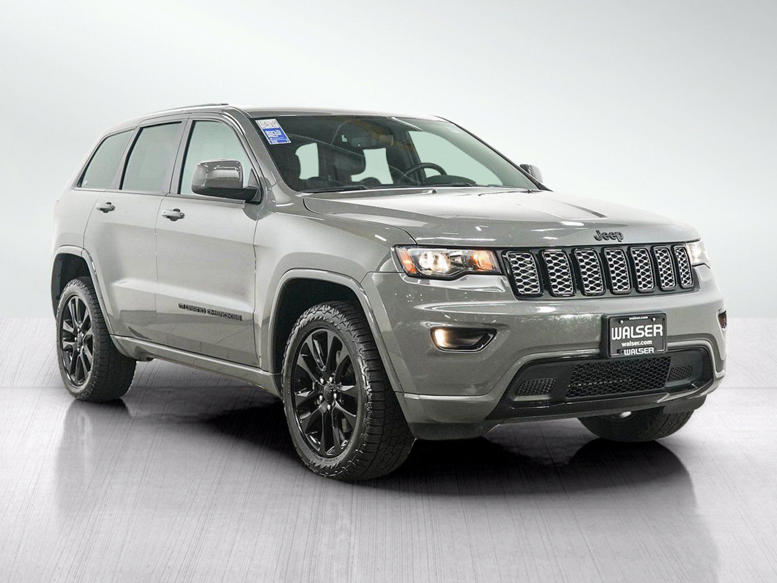 Used 2022 Jeep Grand Cherokee Laredo X AWD/4WD image 7