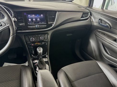 Used 2021 Buick Encore Preferred AWD/4WD image 27