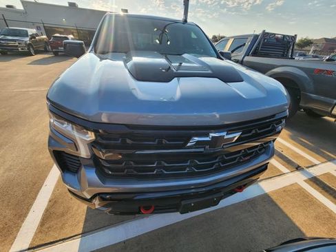 Used 2025 Chevrolet Silverado 1500 LT Trail Boss w/ Convenience Package II AWD/4WD image 2