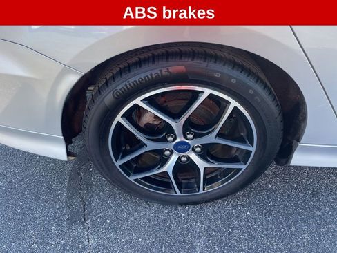 Used 2015 Ford Focus SE w/ SE Sport Package image 13