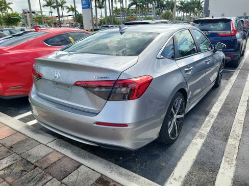 Used 2024 Honda Civic Touring image 3