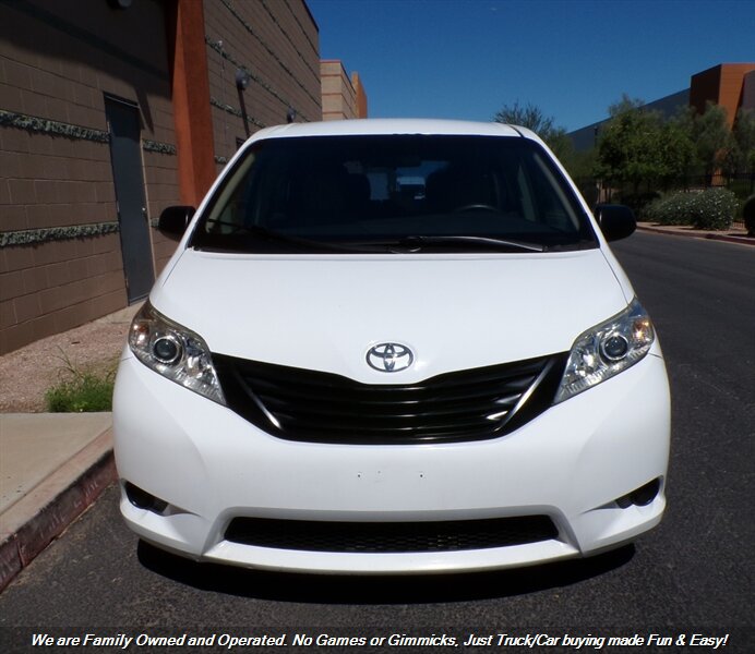 Used 2017 Toyota Sienna L FWD image 2