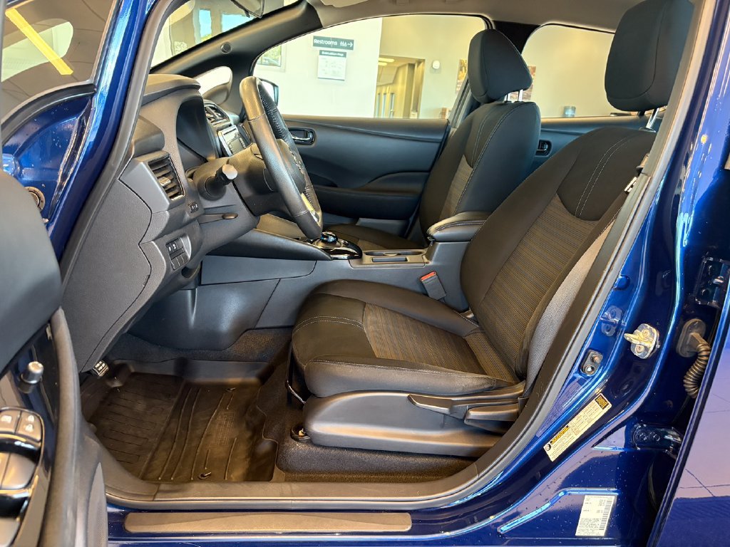Used 2019 Nissan Leaf SV w/ Protection Package FWD image 13